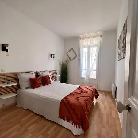 Gorgeous Town House Ναρμπόν