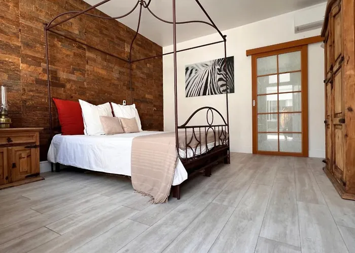 Gorgeous Town House Σπίτι διακοπών Ναρμπόν